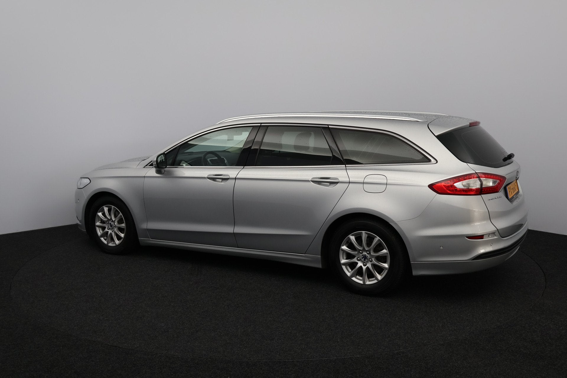 Ford Mondeo Wagon 1.5 TDCi Trend/ Airco/ Navi/ 6-Bak/ Blueto, Auto's, Voorwielaandrijving, Stof, Gebruikt, 4 cilinders