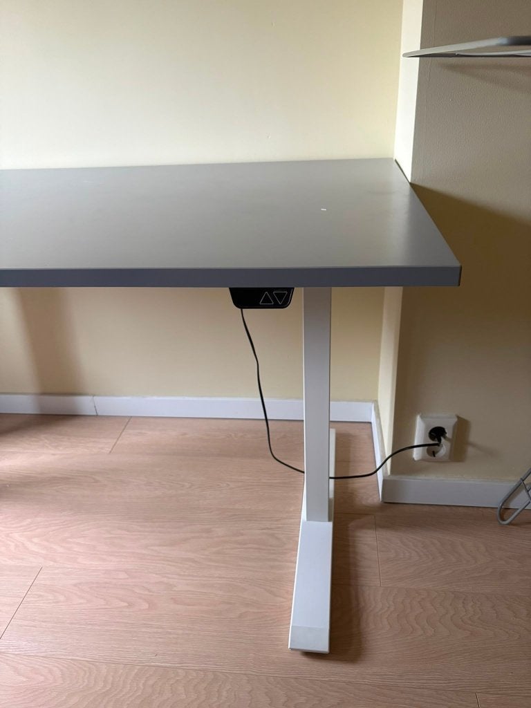 RODULF ZIT STA BUREAU IKEA 140x80, Huis en Inrichting, Bureaus, Ophalen, Zit-sta bureau, Scandinavisch, Hout
