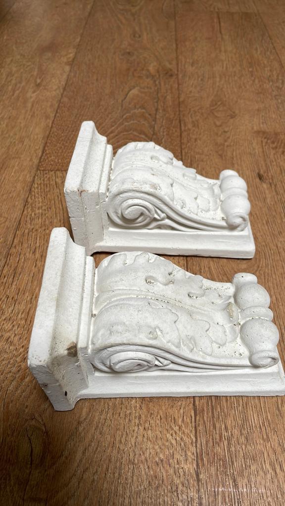 2 Betonnen Muurhouders / Consoles voor Beeldje of Plank, Antiek en Kunst, Ophalen of Verzenden