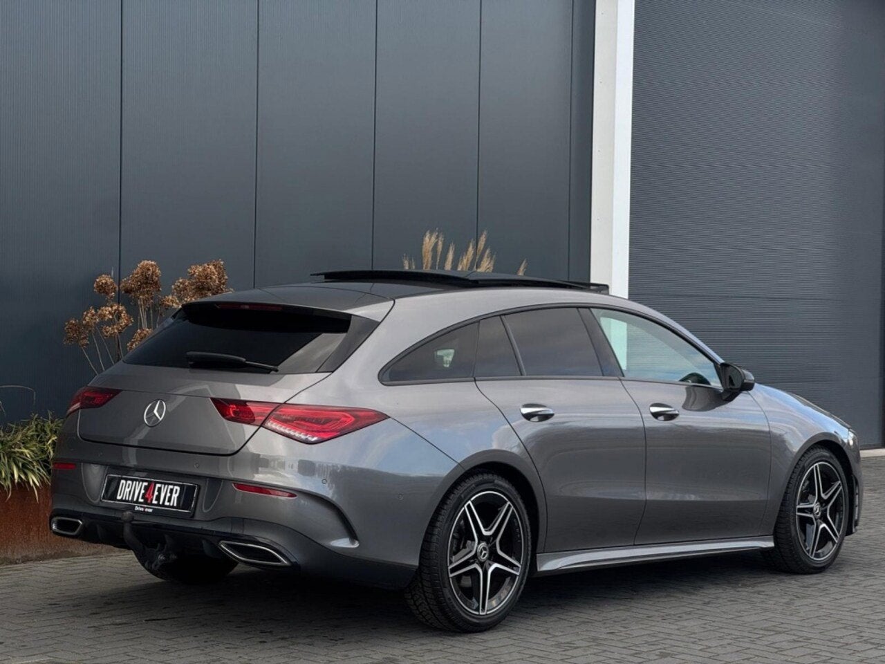 Mercedes-Benz CLA-klasse Shooting Brake 180 AMG Night Editio, Auto's, Mercedes-Benz, Automaat, 136 pk, Gebruikt, Zwart