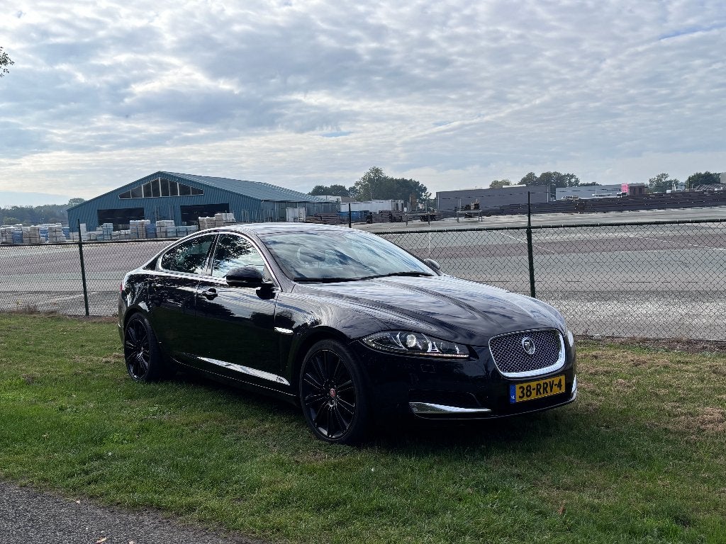Jaguar XF 2.2 D AUT 140KW 2011, Automaat, Dealer onderhouden, Achterwielaandrijving, Zwart