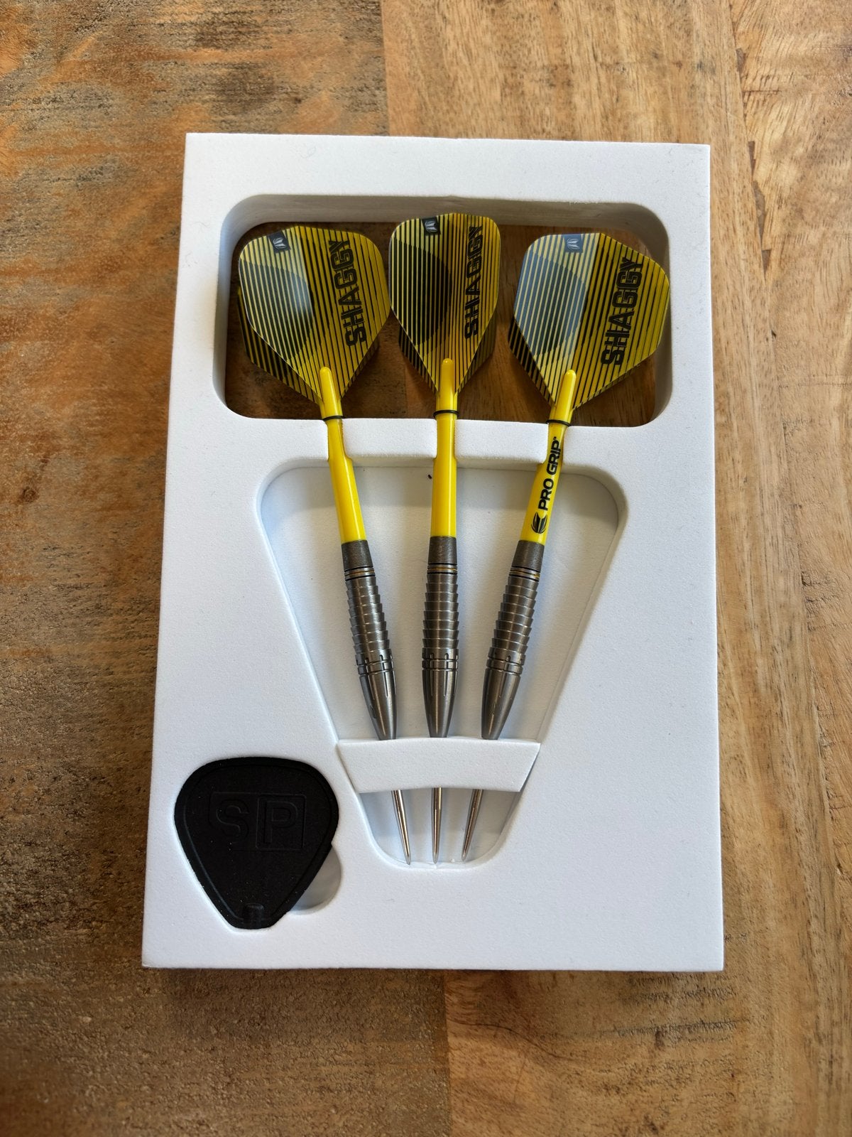 Target Darts Shaggy Generation One 23g Steel Tip Darts, Sport en Fitness, Ophalen of Verzenden, Zo goed als nieuw, Pijlen