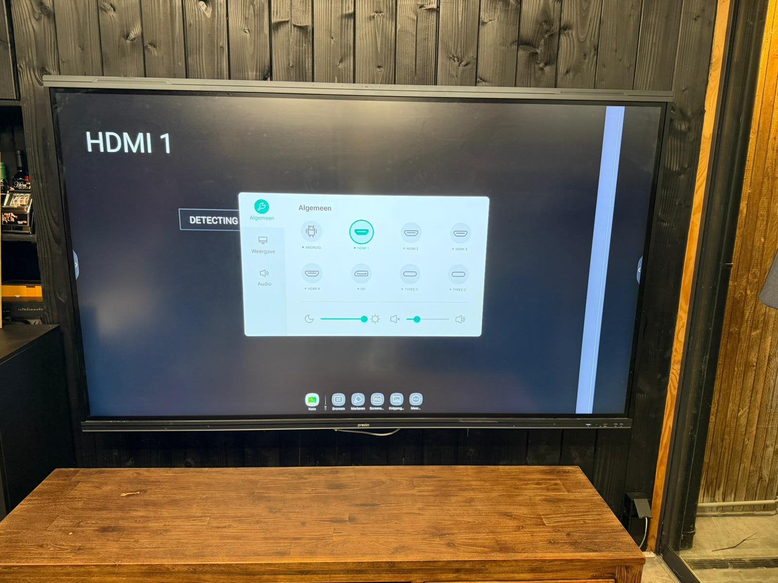 Predia Touch 86 inch (streep in scherm), Ophalen, Gebruikt, Tv en Weergevers