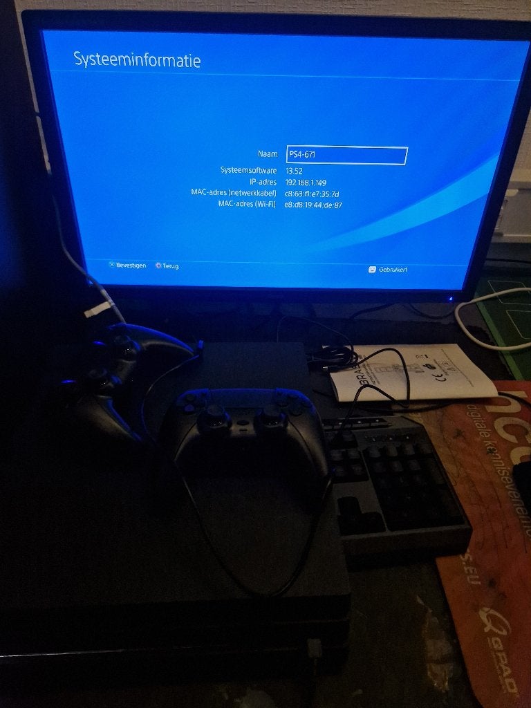 PS4 PlayStation 4 250GB SSD 2 controllers, Gebruikt, Geen, Geen, Met 2 controllers