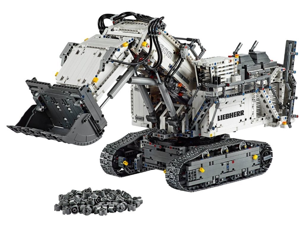 Foto 4 van LEGO Technic #42100 Liebherr R 9800 Graafmachine