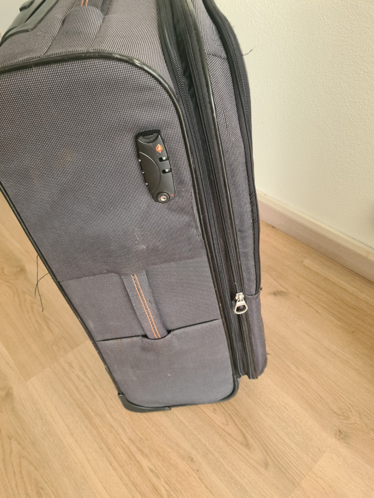reiskoffer, Sieraden, Tassen en Uiterlijk, Ophalen, Hard kunststof, 45 tot 55 cm, Zo goed als nieuw