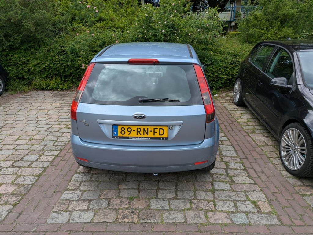 Ford Fiësta 1.4 16V 3DR 2005 Blauw, Voorwielaandrijving, 40 €/maand, 4 cilinders, Blauw