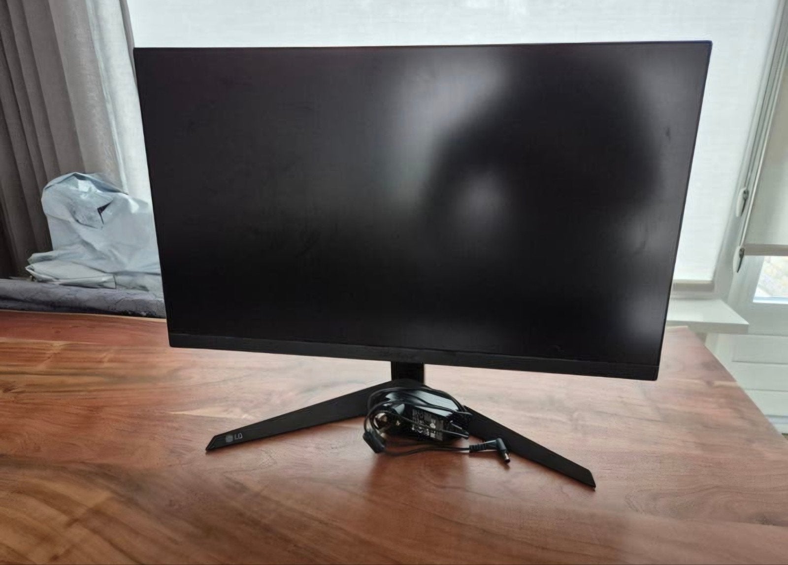 LG 24GQ50F-B Gaming Monitor - Zo goed als nieuw, Kantelbaar, VA, Full HD, Zo goed als nieuw