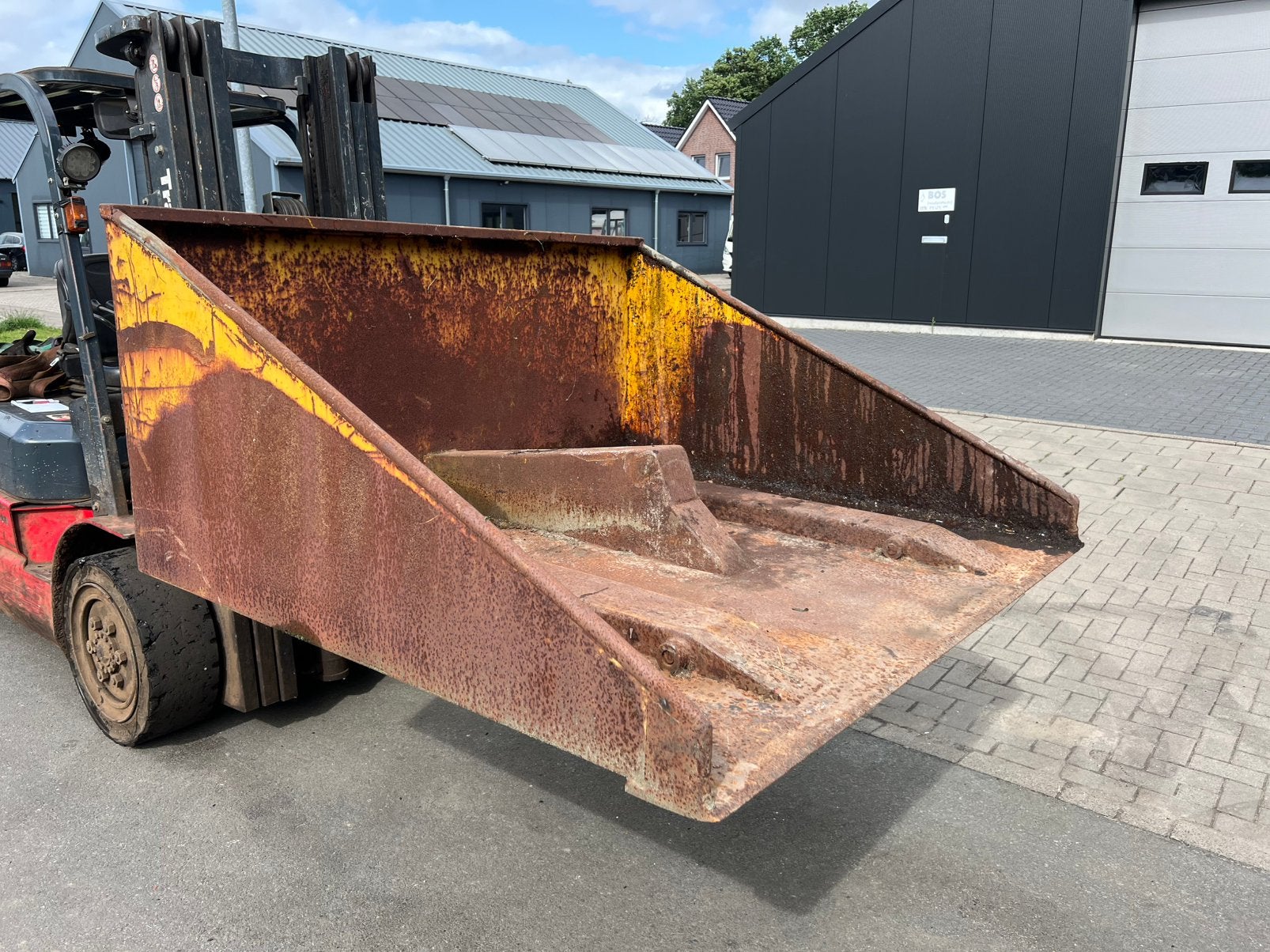 Heftruck schepbak, Ophalen