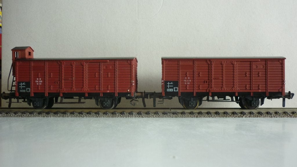 2 Fleischmann H0 gesloten goederenwagons, Gebruikt, Gelijkstroom, Fleischmann, Wagon