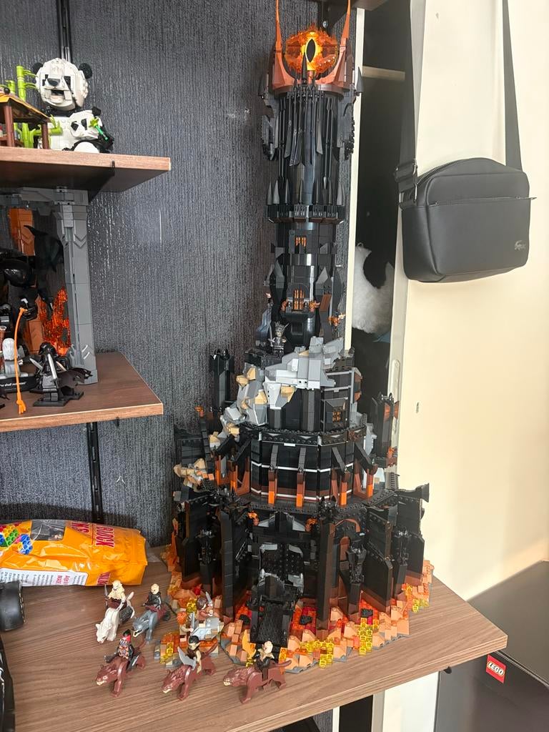 LEGO Barad-dûr Toren van Sauron Lord of the Rings moet weg!, Ophalen of Verzenden, Zo goed als nieuw