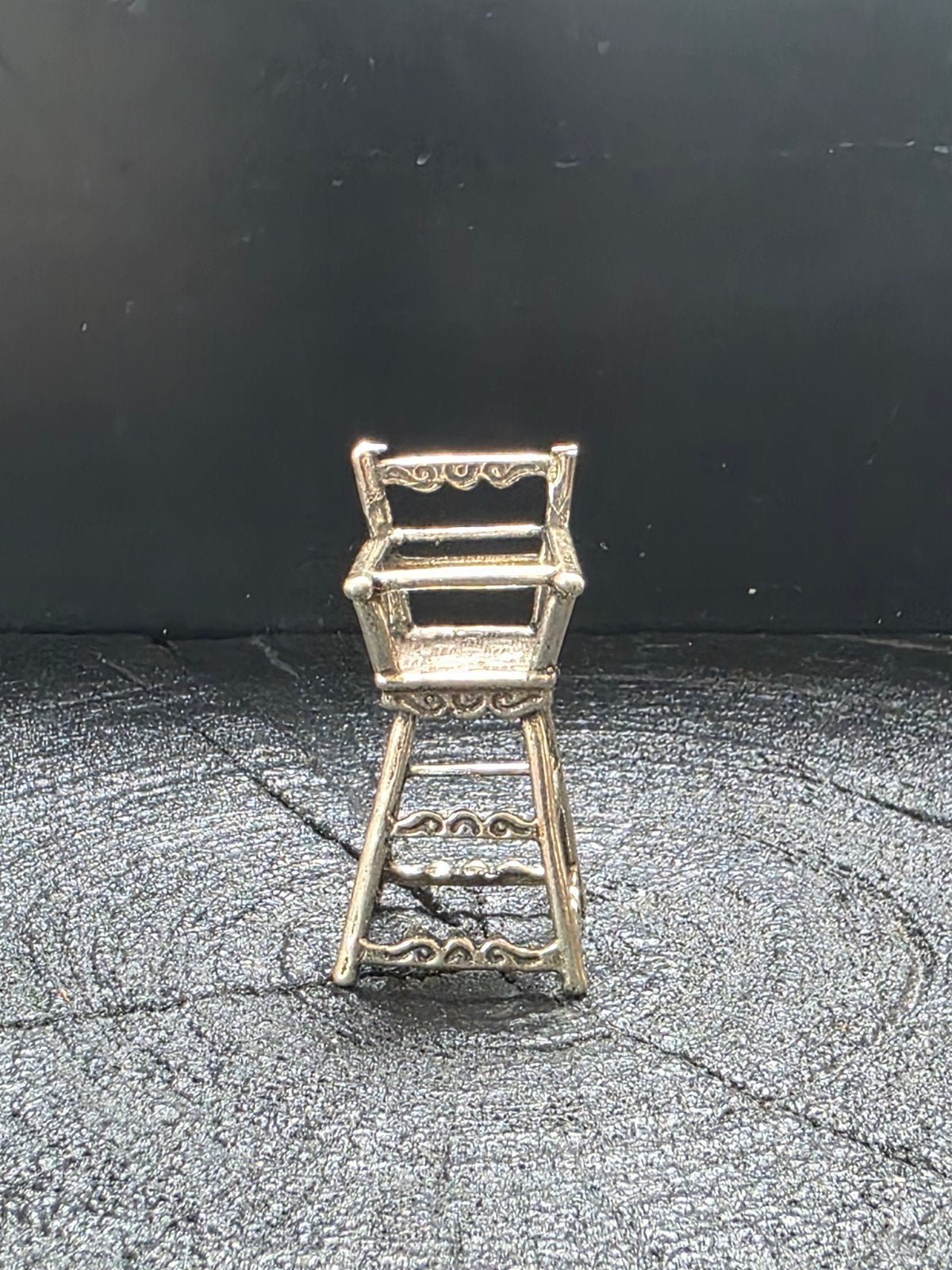 Zilveren miniatuur kinderstoel, Antiek en Kunst, Verzenden, Zilver