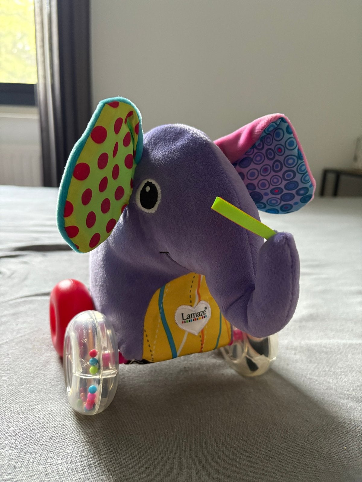 Lamaze Olifant Rammelaar met Wieltjes, Ophalen of Verzenden, Zo goed als nieuw, Rammelaar, Met wieltjes