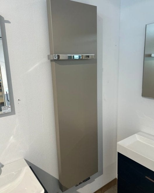 Instamat radiator 1725x470 met beugel, 500 tot 800 watt, Radiator, Niet ingevuld, Zo goed als nieuw