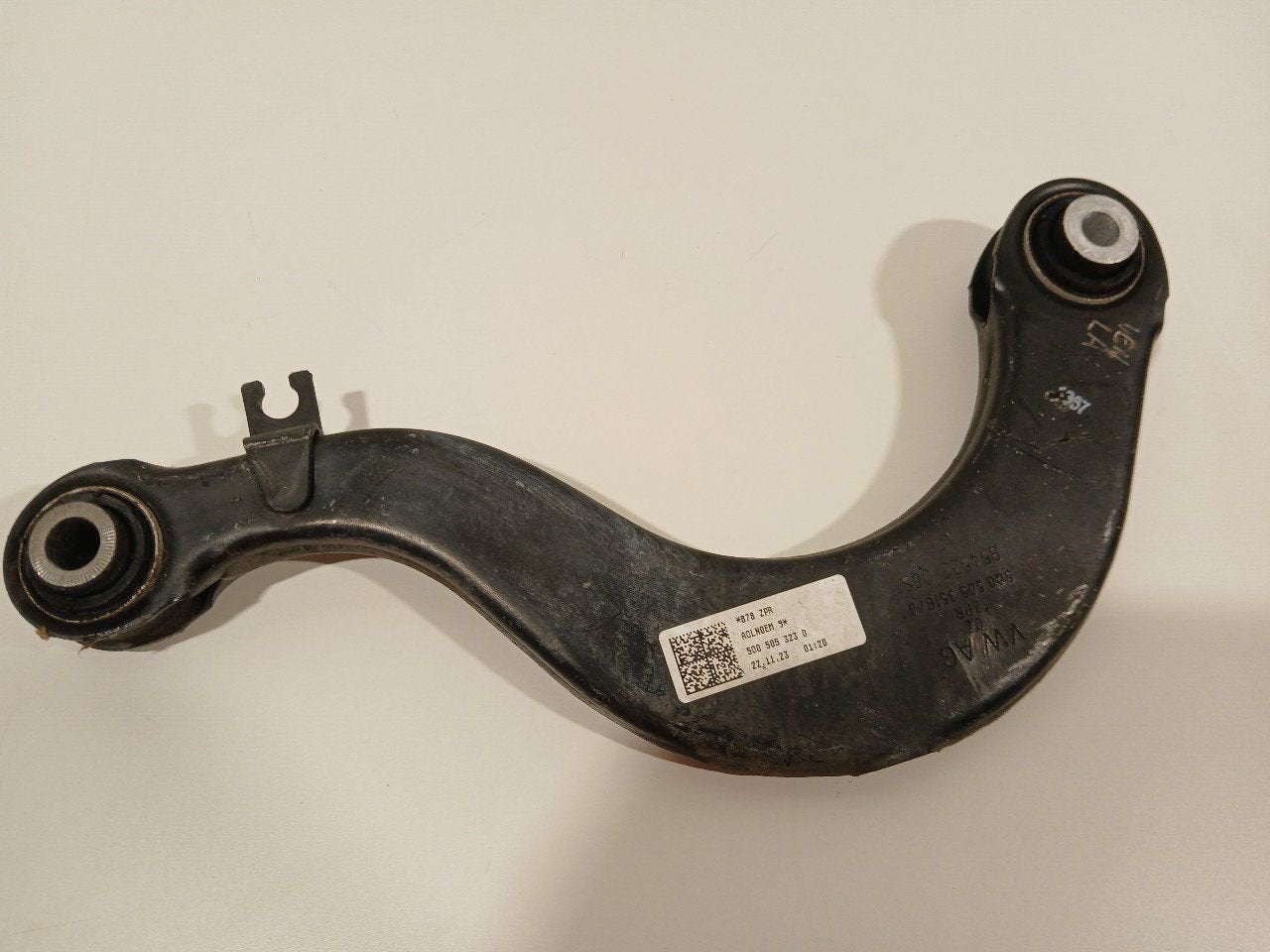 Draagarm links achter boven Volkswagen Golf, Onderdelen@venauto.nl, Van der Ven Autorecycling B.V., Gebruikt, Ettenseweg 76, 4706 PB Roosendaal, The Netherlands