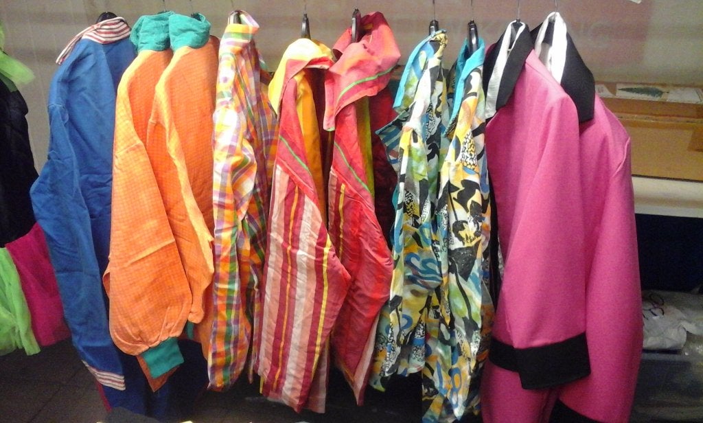 tekoop carnaval kleding dames en heren en kinderen bieden, Kleding | Dames, Ophalen, Gedragen, Carnaval, Kleding