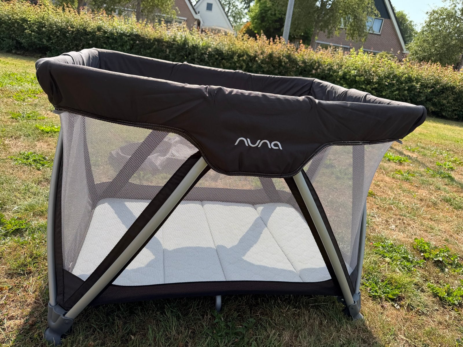Nuna campingbed met extra matras - makkelijk op te zetten, Ophalen, Gebruikt, Reisbedje