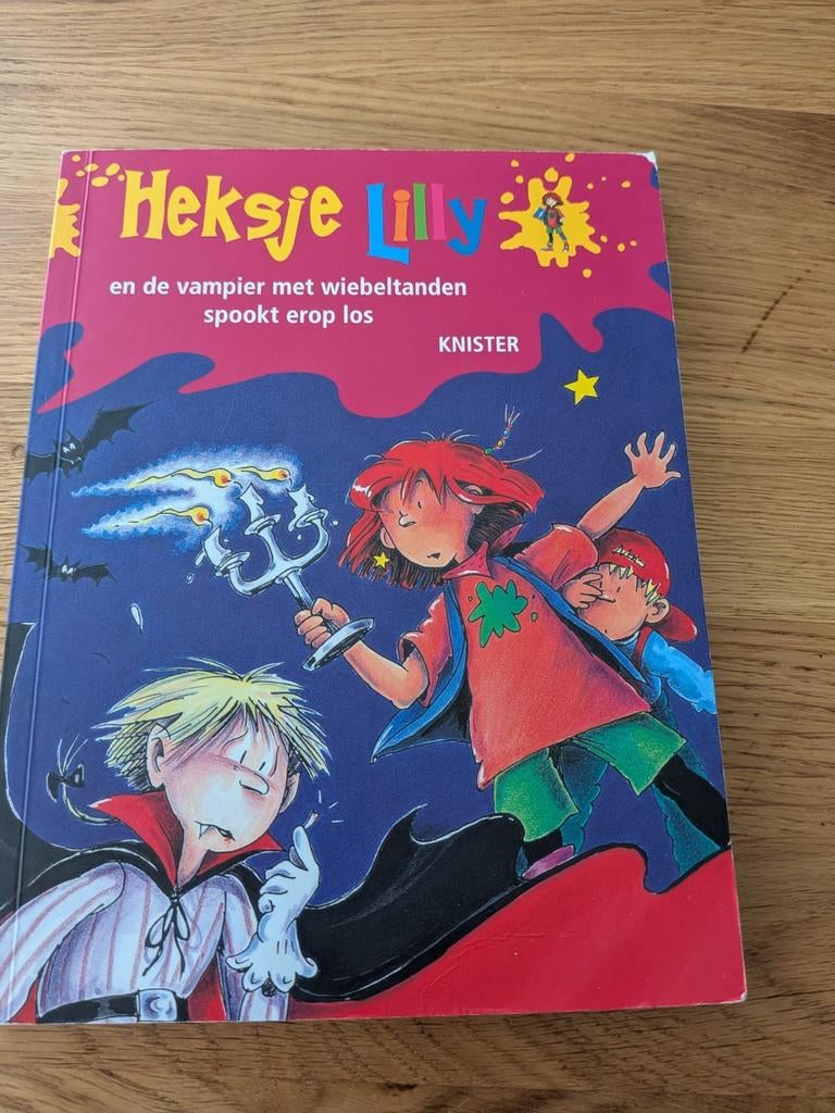 Heksje Lilly en de vampier met wiebeltanden, Ophalen of Verzenden, Zo goed als nieuw, KNISTER, Fictie algemeen