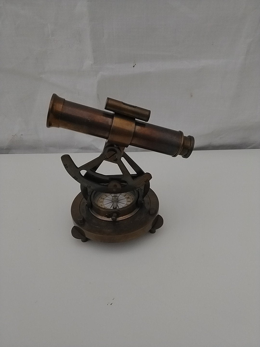 Antieke messing telescoop met kompas en waterpas, Ophalen of Verzenden, Gebruikt, Minder dan 80 mm, Lenzentelescoop (refractor)