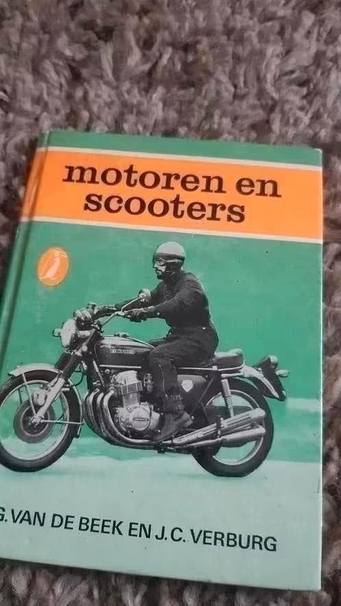 Motoren en Scooters - G. van de Beek en J.C. Verburg, Boeken, Ophalen of Verzenden, Gelezen, G. van de Beek en J.C. Verburg, Algemeen