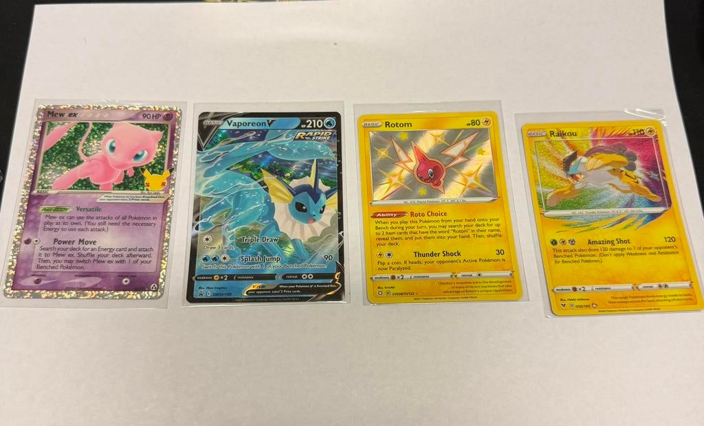 Pokémon Kaarten : Mew ex, Vaporeon V, Rotom, Raikou, Ophalen of Verzenden, Zo goed als nieuw, Meerdere kaarten