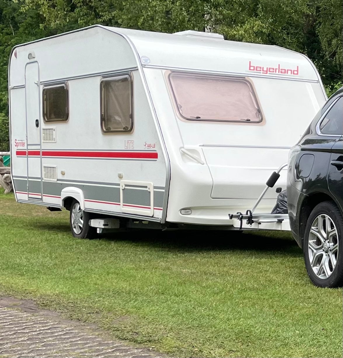 Beyerland Sprinter 440-LB Lite Caravan met Mover en Voortent, Vast bed, Treinzit, Particulier, 4 tot 5 meter