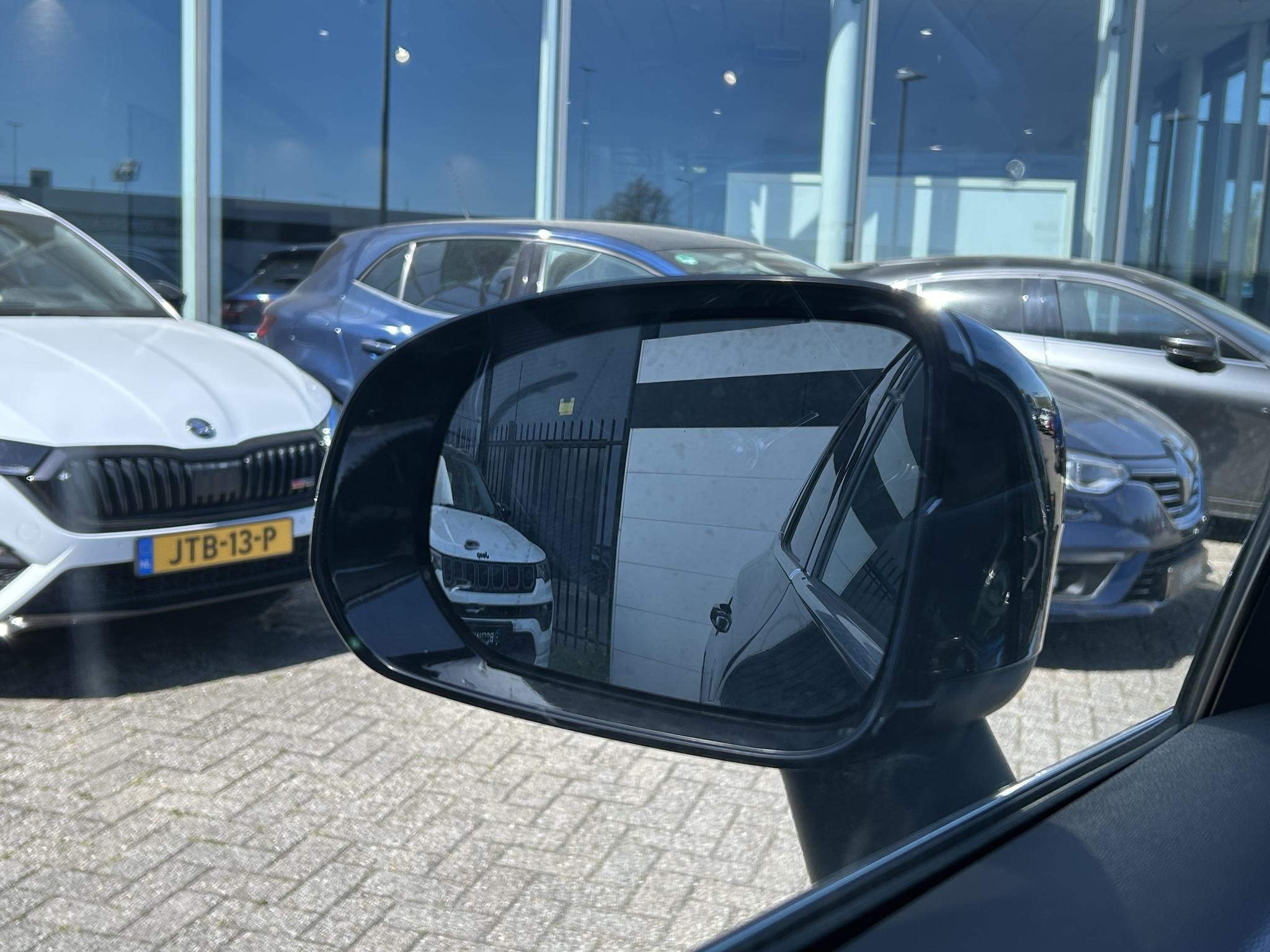 Foto 14 van Volvo XC60 2.0 T8 Twin Engine AWD Inscription | Panoramadak