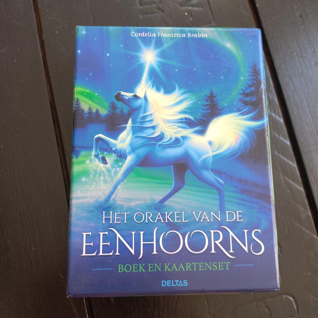 Cordelia-Francesca Brabbs - Het orakel van de eenhoorns, Tarot of Kaarten leggen, Overige typen, Ophalen of Verzenden, Zo goed als nieuw