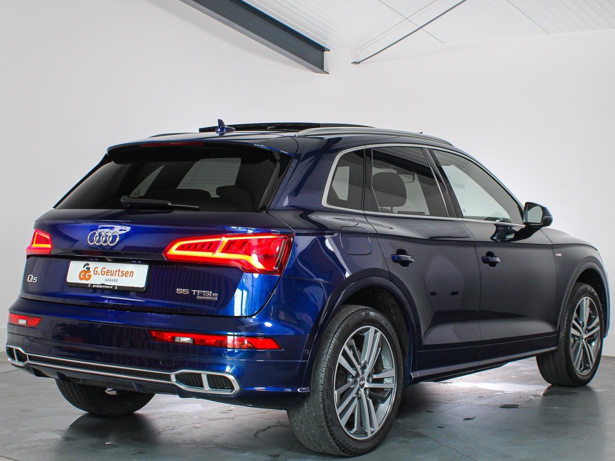 Audi Q5 55 TFSI e quattro Competition Panoramadak, Luchtveri, Automaat, 4 cilinders, Blauw, Vierwielaandrijving
