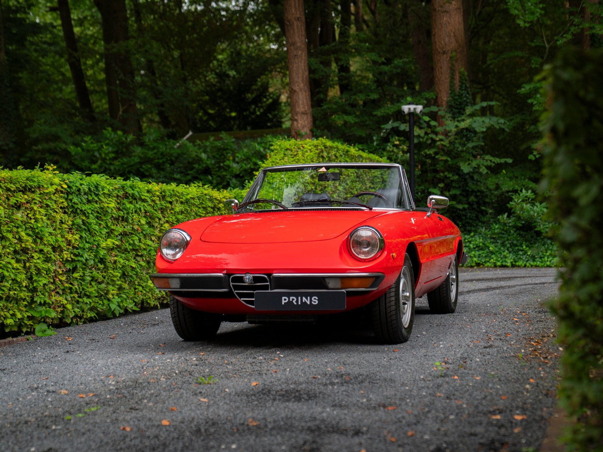 Alfa Romeo Spider 2.0 Veloce (bj 1982), Auto's, Oldtimers, Achterwielaandrijving, Zwart, 1962 cc, Cabriolet