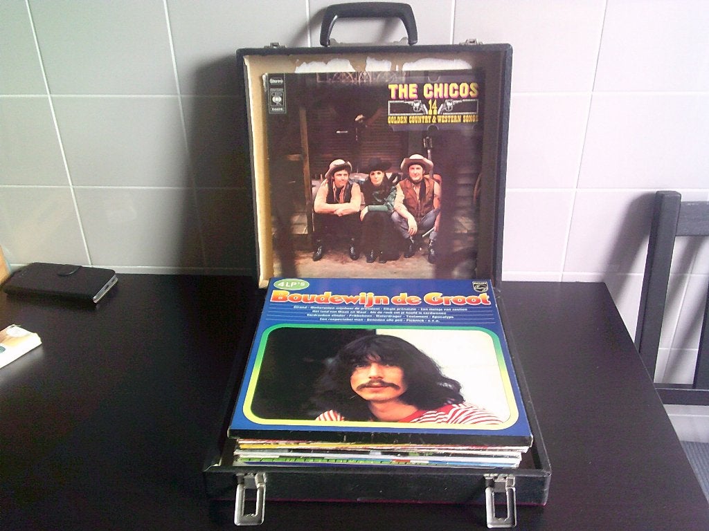 volle platenkoffer met nederlandse lp,s