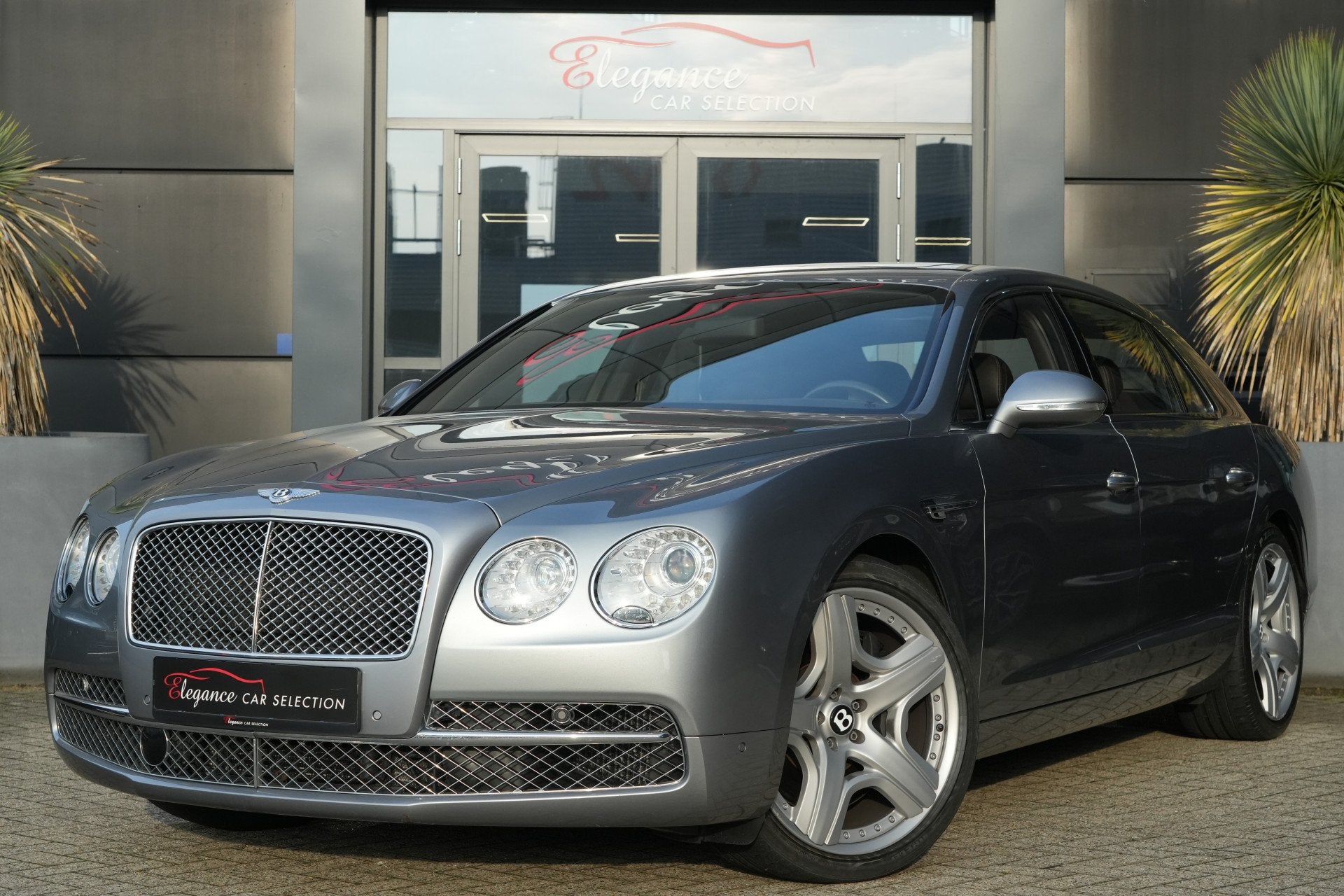 Bentley Flying Spur 6.0 W12 | 626PK | Pano | 21" | Massage |, Auto's, Bentley, Automaat, Gebruikt, Euro 6, 12 cilinders