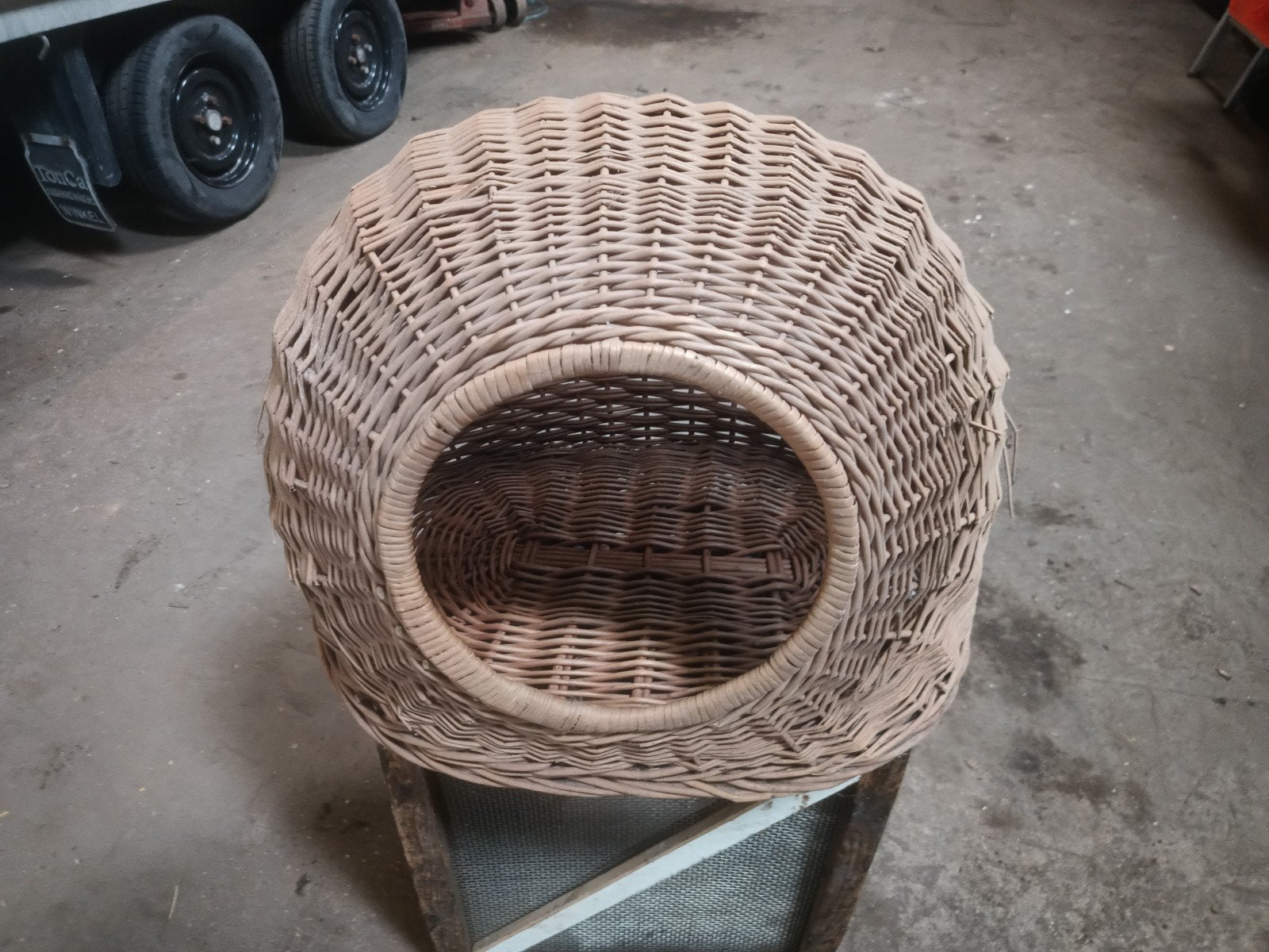 Rotan katten mand, Ophalen, Zo goed als nieuw, Riet