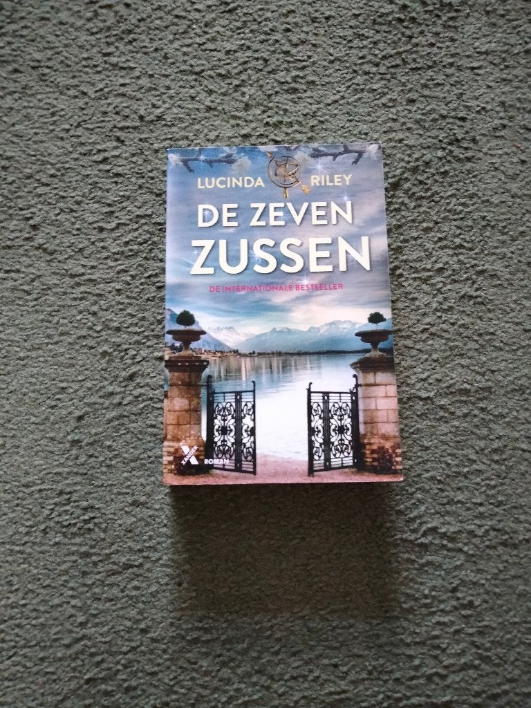 De Zeven Zussen - Lucinda Riley (Paperback), Ophalen, Lucinda Riley, Zo goed als nieuw, Nederland