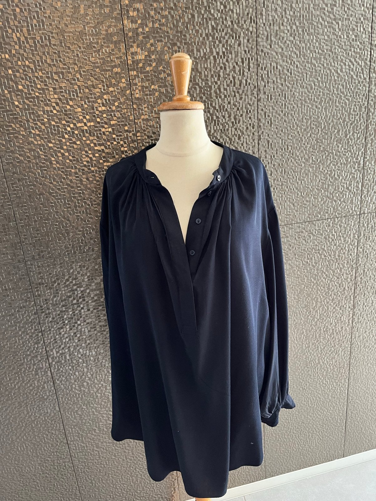 H&M Viscose Mix Blouse Donkerblauw Zwart Maat XL, Ophalen of Verzenden, Zo goed als nieuw, Maat 46/48 (XL) of groter, Zwart