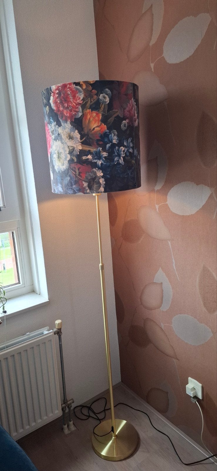 Vloerlamp lamp QAZQA goud / bloemen, Huis en Inrichting, Ophalen, Modern, Bloemenprint, Zo goed als nieuw, Stof