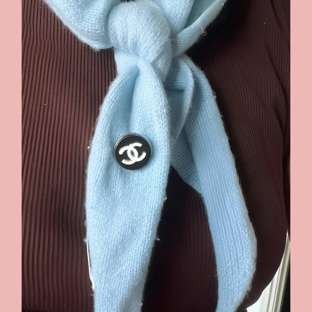 Handgemaakte broche met vintage designerknoop, Sieraden, Tassen en Uiterlijk, Broches, Overige materialen, Zwart, Minder dan 4 cm