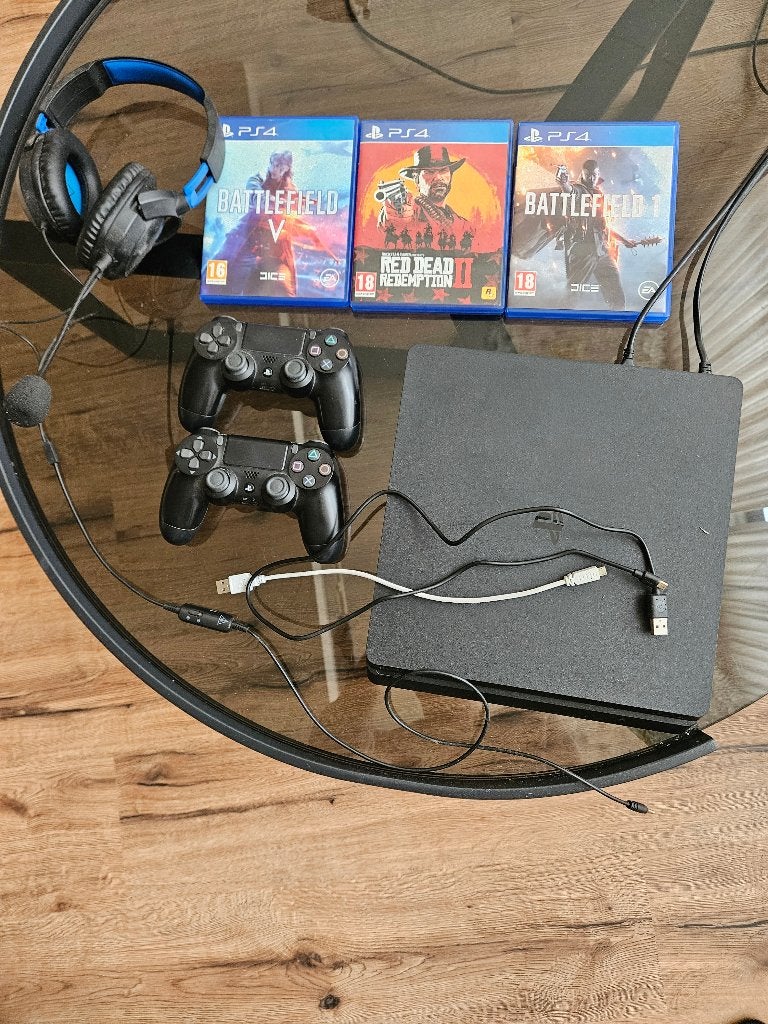 Playstation 4, Spelcomputers en Games, Spelcomputers | Sony PlayStation 4, Met 2 controllers, Ophalen of Verzenden, Zo goed als nieuw