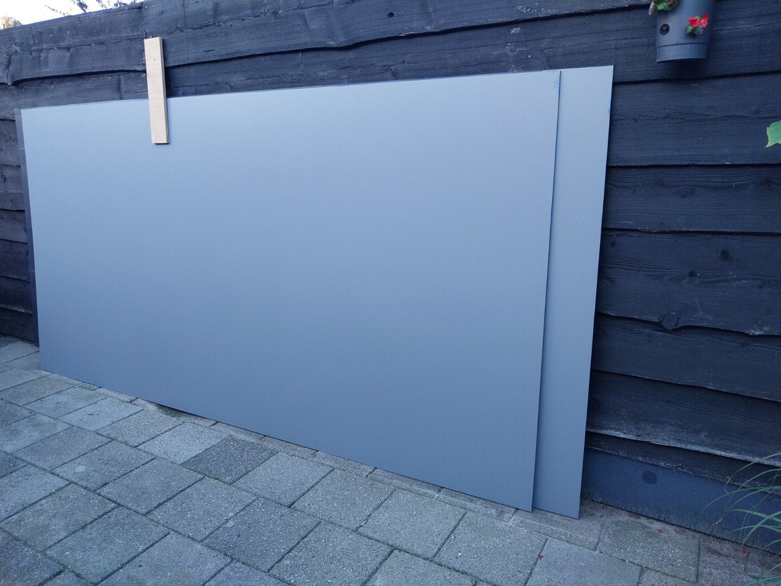 2x trespa plaat lichtgrijs, Doe-het-zelf en Verbouw, Ophalen, Zo goed als nieuw, Overige materialen, Minder dan 20 mm