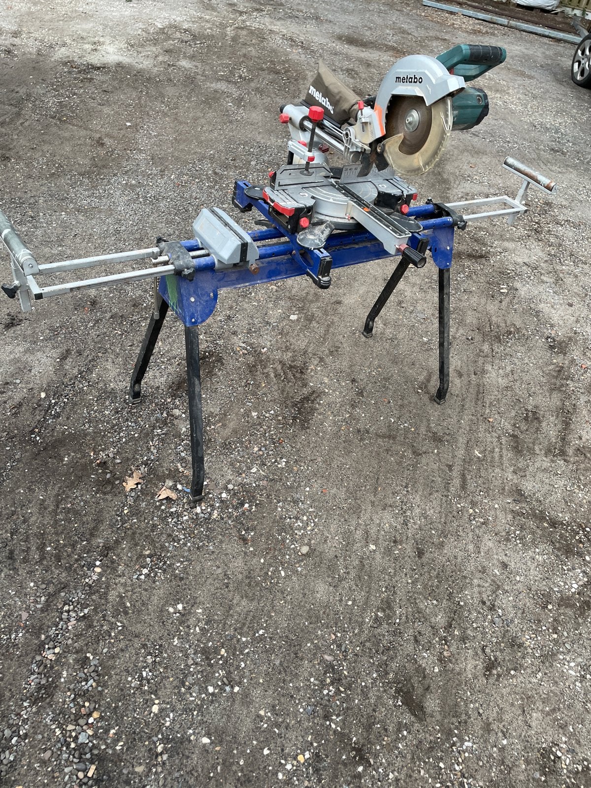 Metabo KGS 254 M afkortzaag met zaagbok - 220 cm breed, Doe-het-zelf en Verbouw, Gereedschap | Zaagmachines, Ophalen, Gebruikt