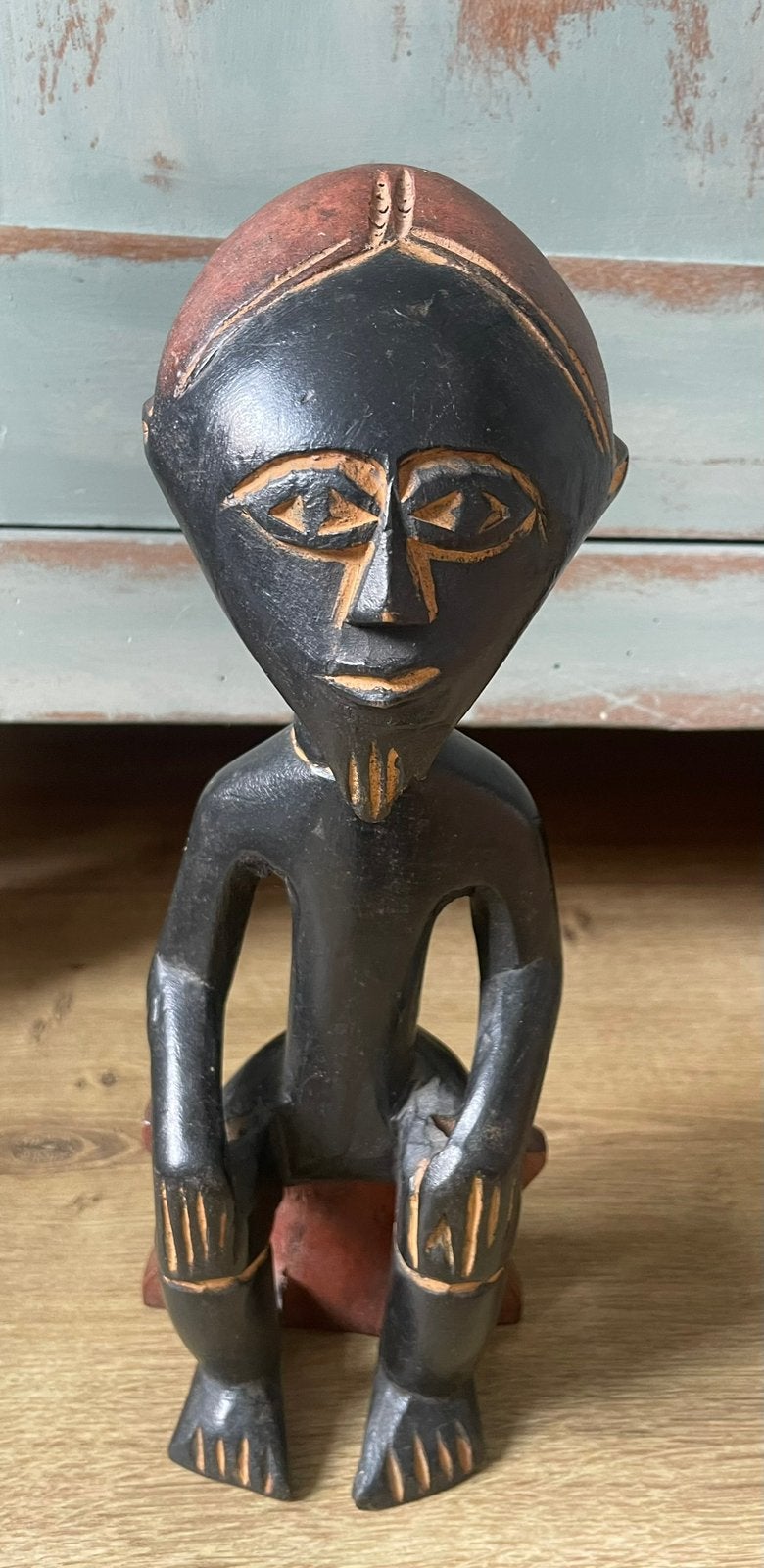 Afrikaans beeld hout zittende man Ghana Afrika, Ophalen of Verzenden