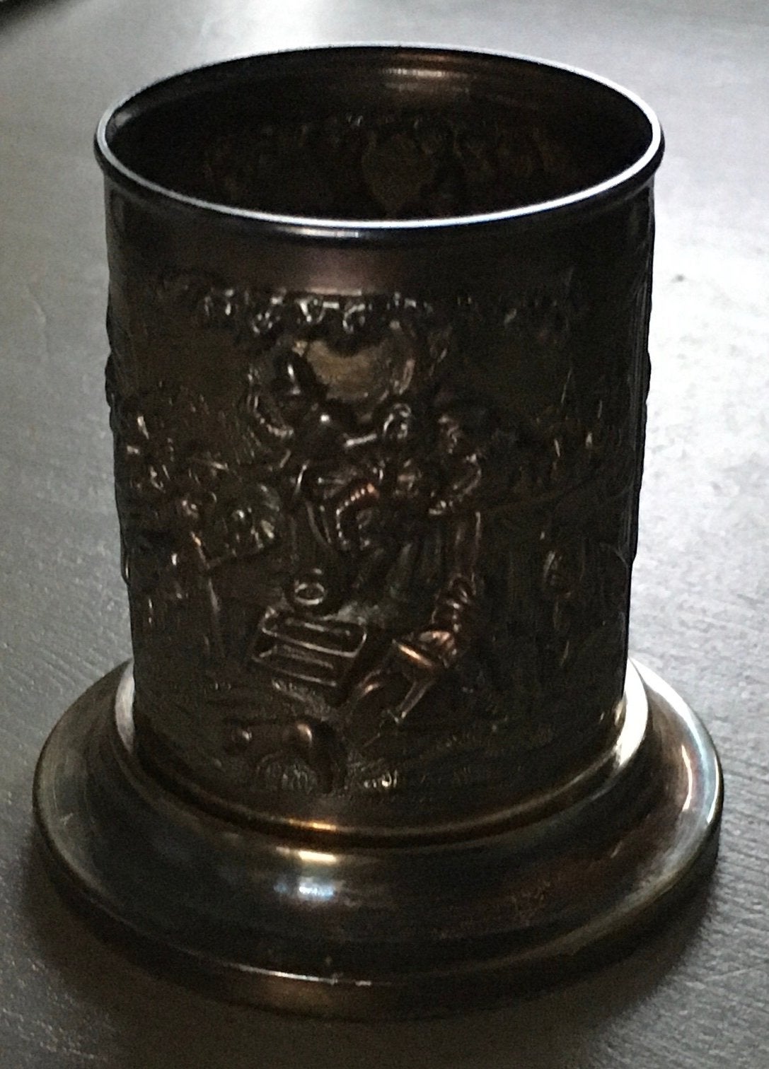 Verzilverde lepelvaasje met reliëfdecoratie, jaren 50/60, Ophalen of Verzenden, Zilver
