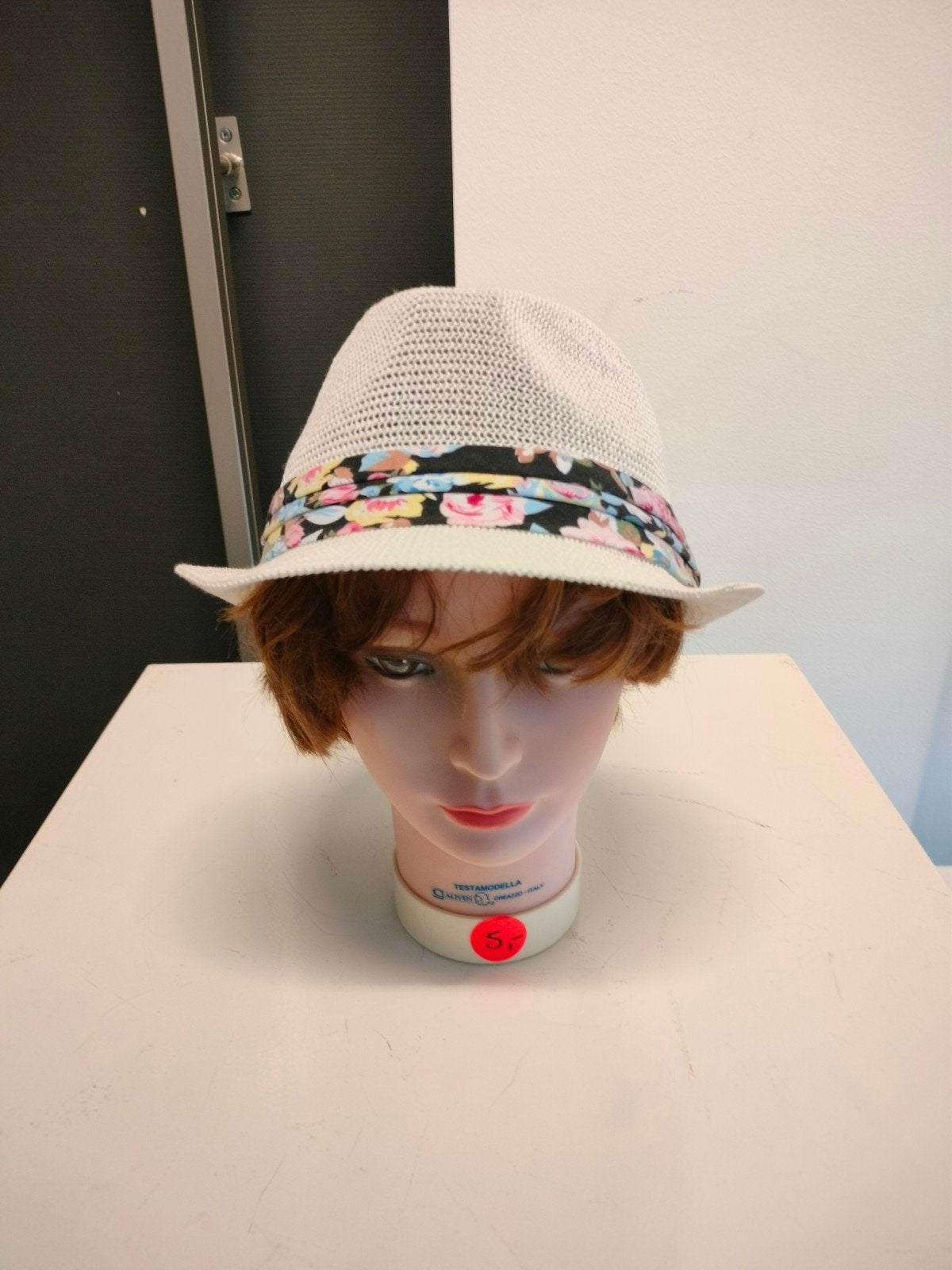 Witte hoed met bloemenband - Zomerse Fedora Stijl, Hoed, Nieuw, Onbekend, One size fits all