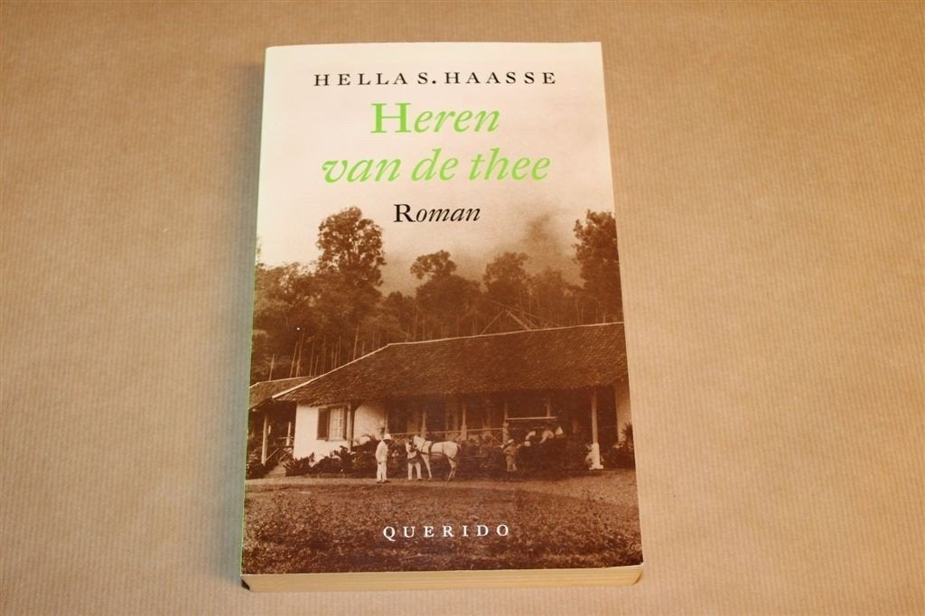 Heren van de Thee — Roman Java Hella Haasse, Ophalen of Verzenden, Gelezen