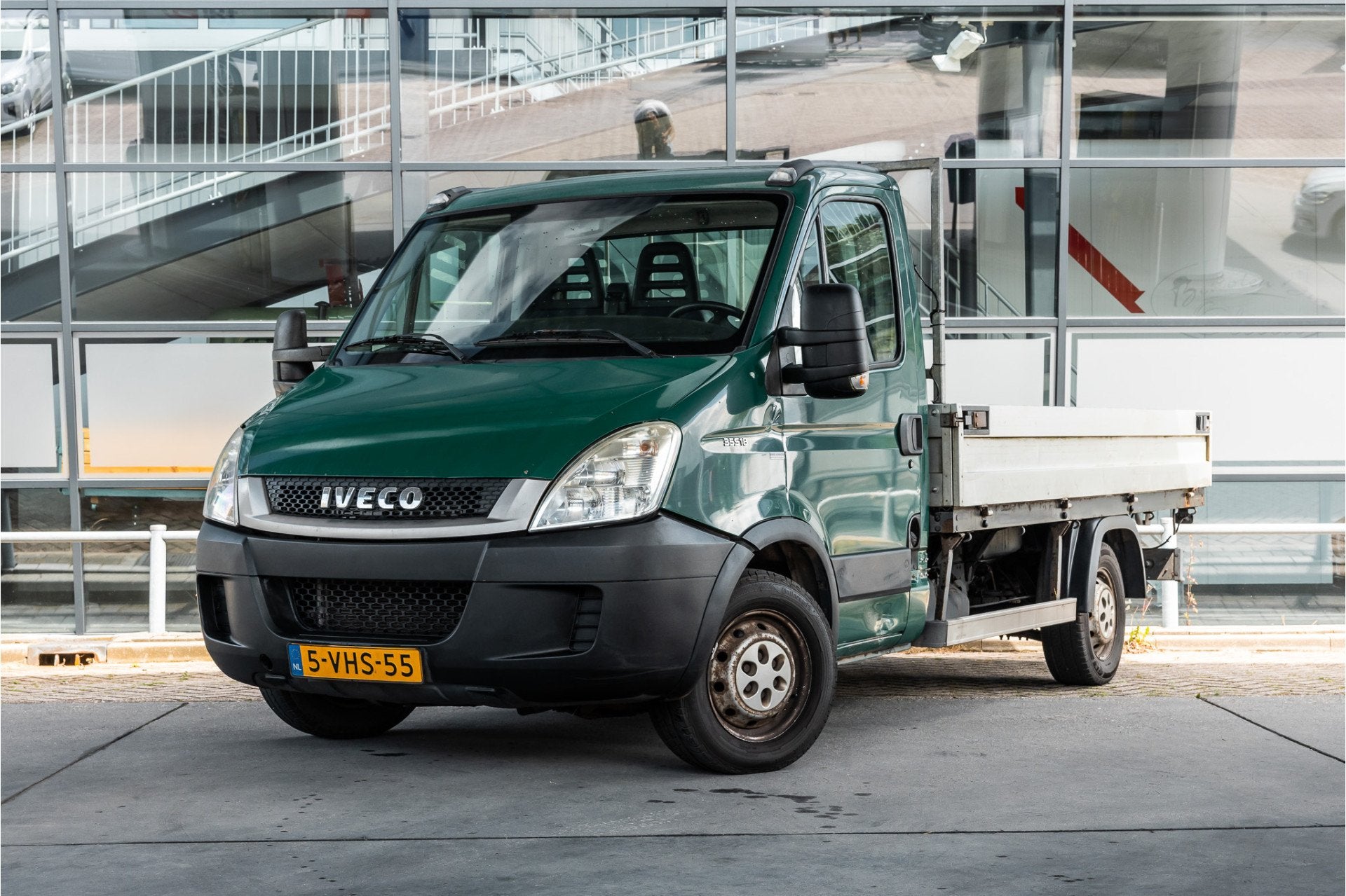 Iveco Daily 35S18 3.0 177 PK | Open bakwagen | Trekhaak | El, Gebruikt, Zwart, 4 cilinders, Iveco