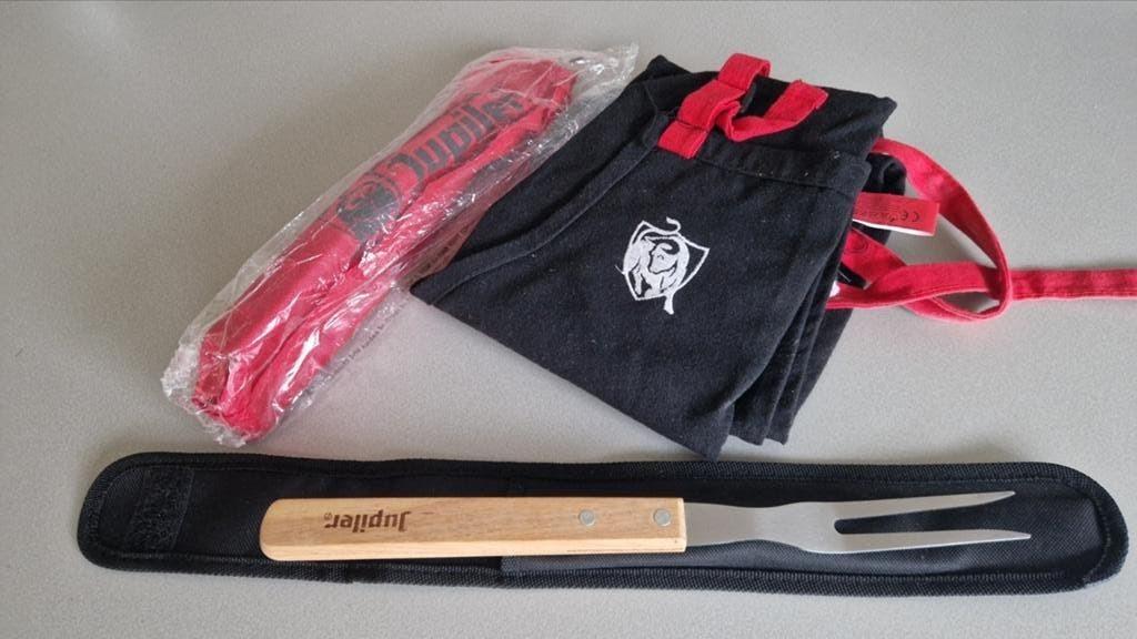 Jupiler BBQ Set – Nieuw/Ongebruikt (Schort, Vork & Tang), Ophalen of Verzenden, Nieuw, Jupiler