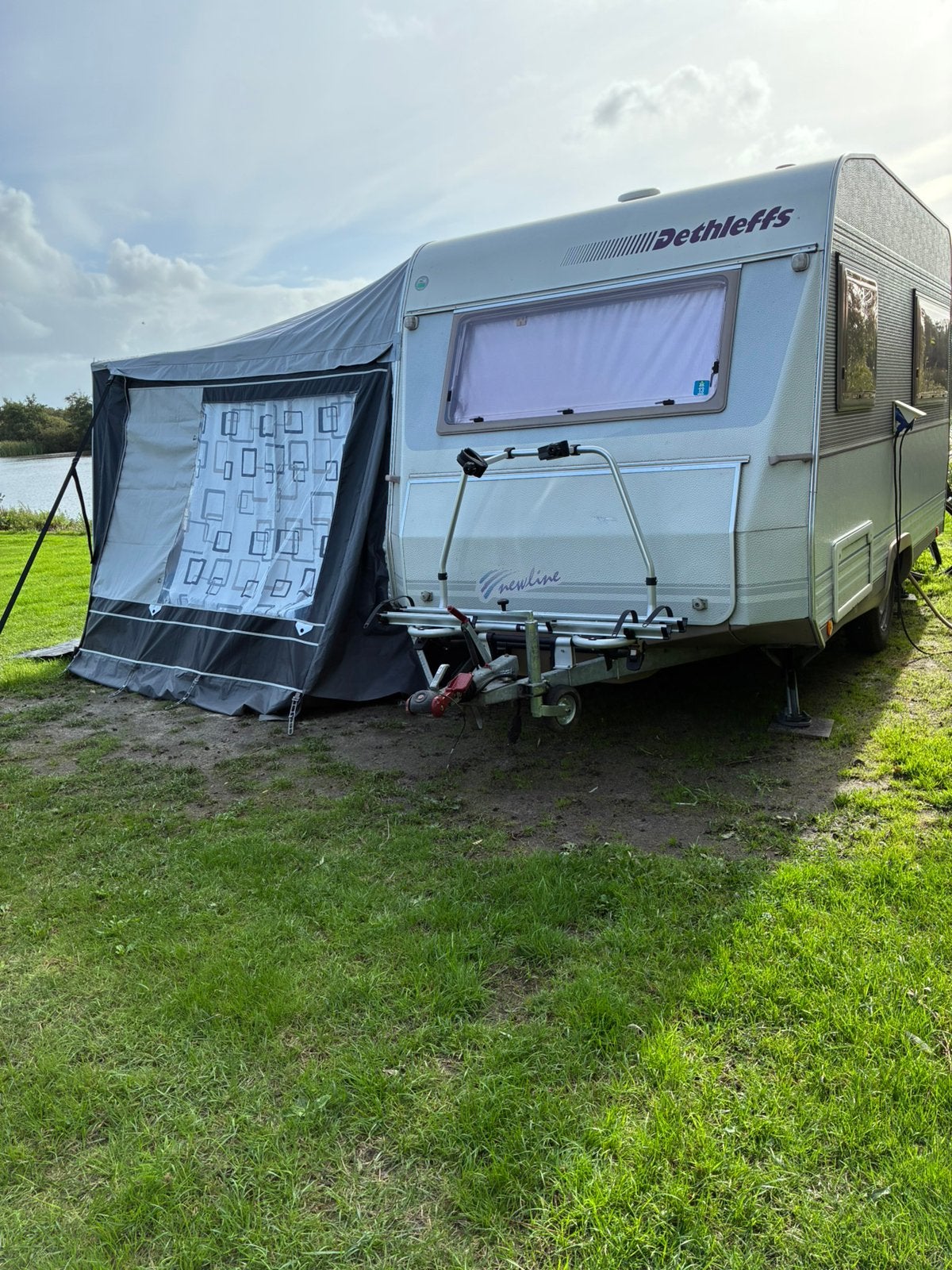 Te koop caravan Dethleffs met zgan voortent,uitbouw,luifel, Vast bed, Tot en met 3, Particulier, Dethleffs