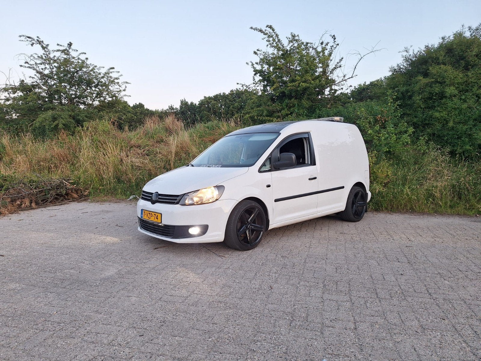 Volkswagen Caddy 1.6 D 55KW 2012, Voorwielaandrijving, Euro 5, 74 pk, Zwart