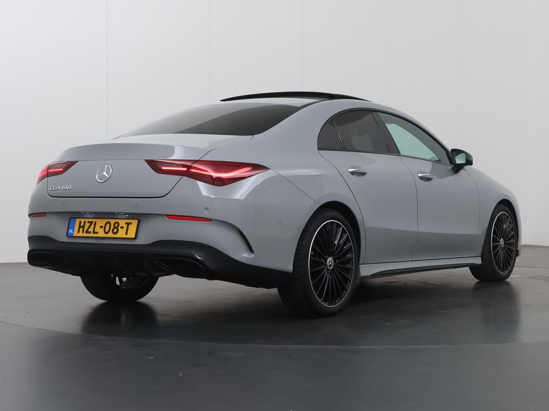 Mercedes-Benz CLA-klasse 180 Business Solution AMG | Night |, Auto's, 136 pk, Gebruikt, 4 cilinders, Origineel Nederlands