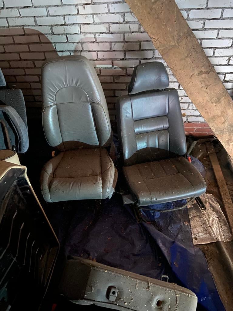 MOET WEG: partij 4x4 stoelen en banken in 1 koop TEAB !!, Auto-onderdelen, Interieur en Bekleding, Ophalen, Gebruikt, Overige automerken